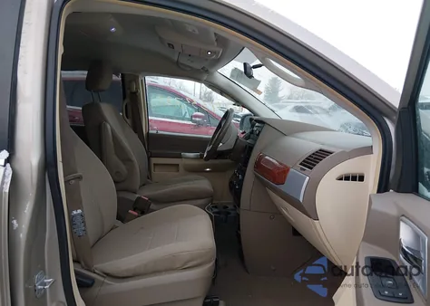 2008 Chrysler Town & Country Touring from USA, damaged, VIN 2A8HR54P88R767134